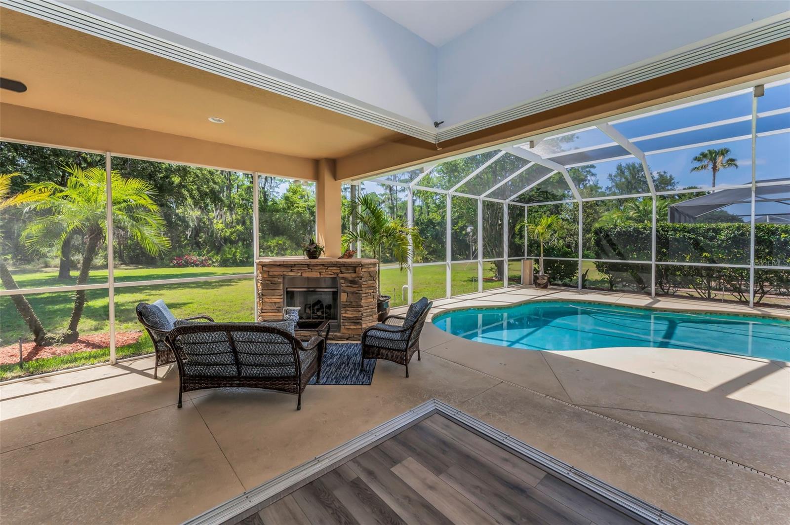 Listing photo id 35 for 1033 Tuscany Drive