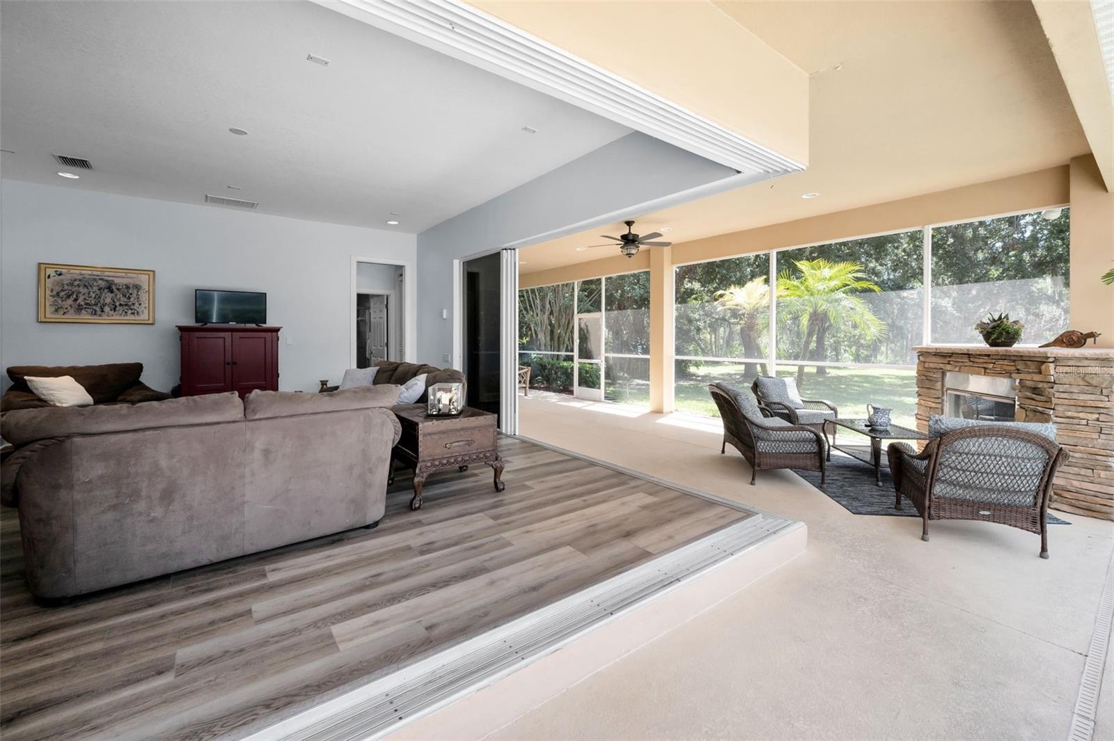 Listing photo id 38 for 1033 Tuscany Drive