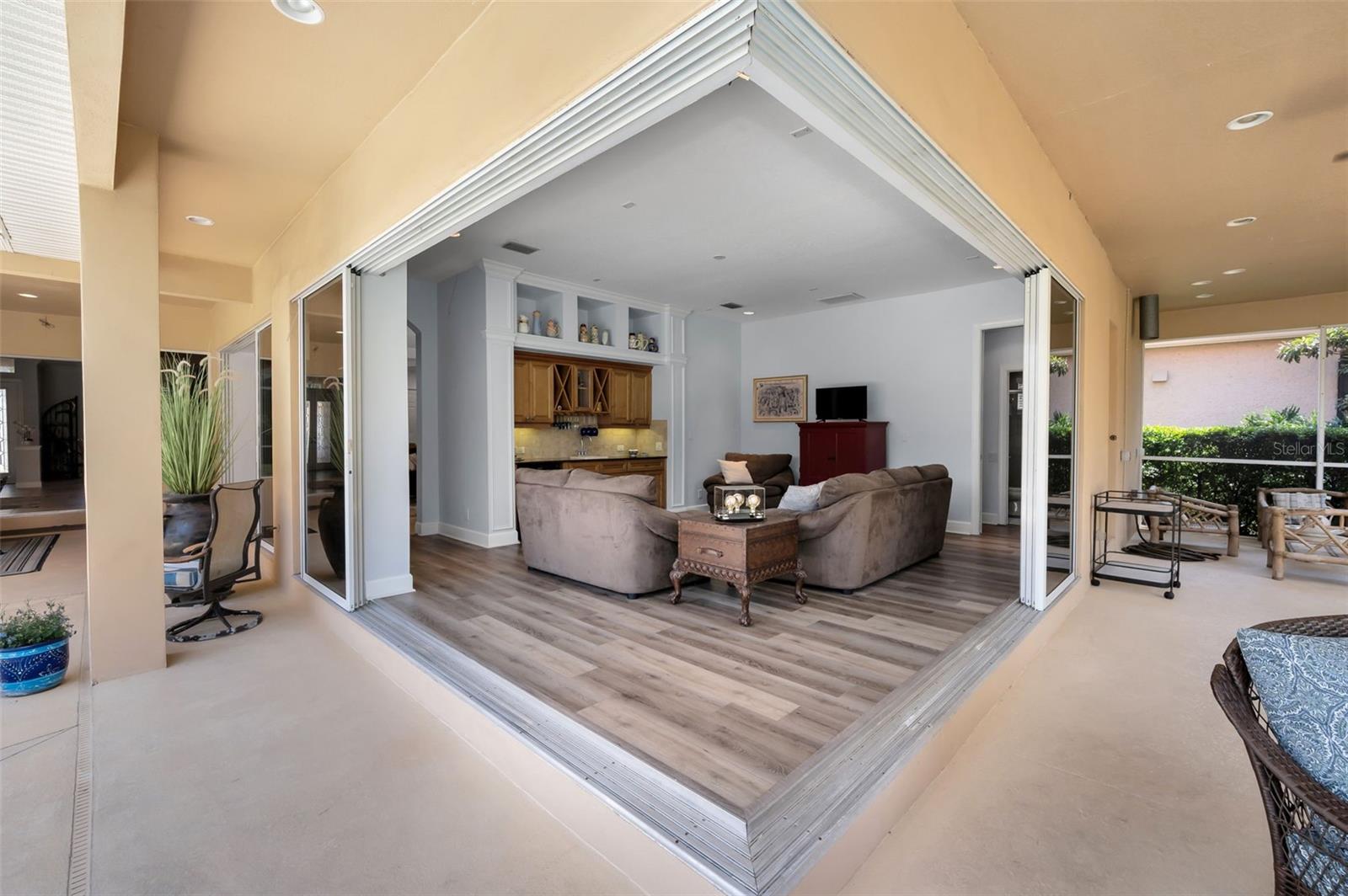 Listing photo id 39 for 1033 Tuscany Drive