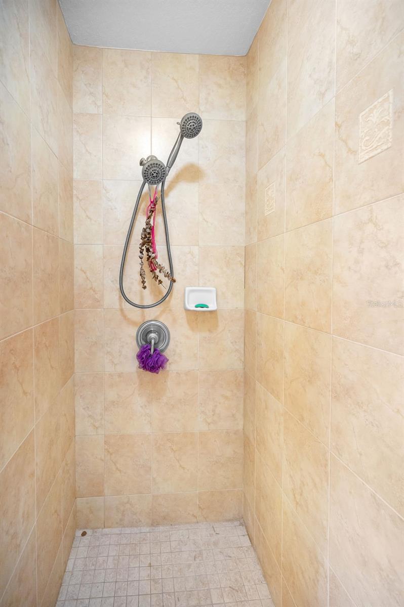 Listing photo id 48 for 1033 Tuscany Drive