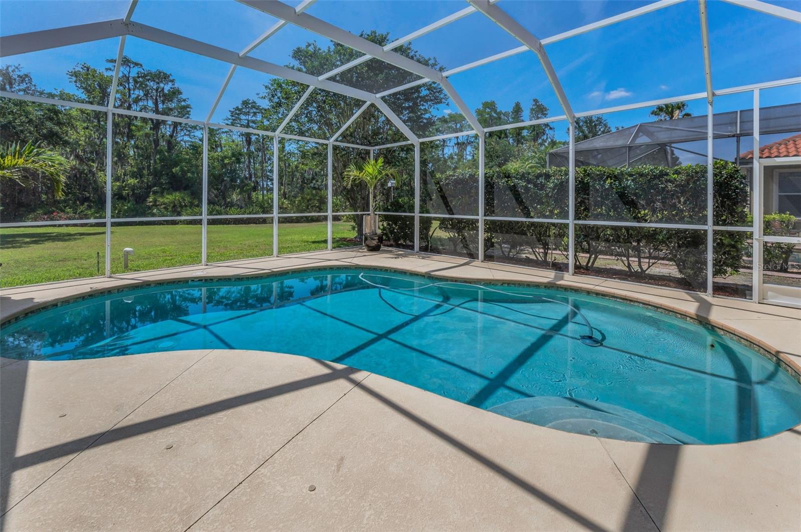 Listing photo id 64 for 1033 Tuscany Drive