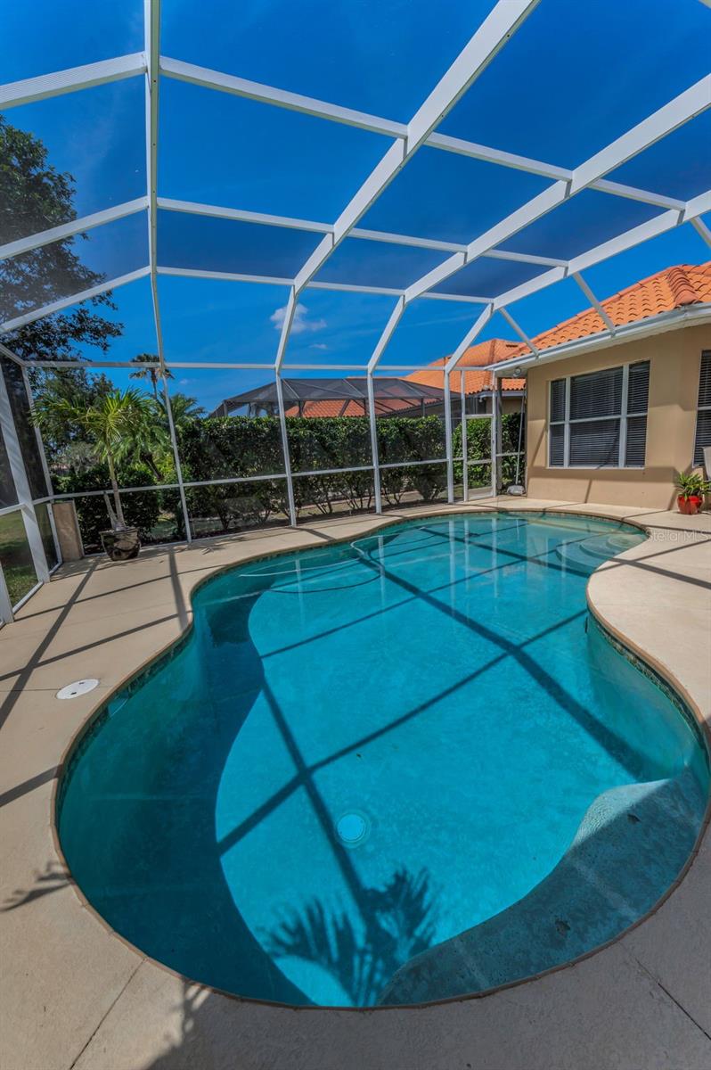 Listing photo id 65 for 1033 Tuscany Drive