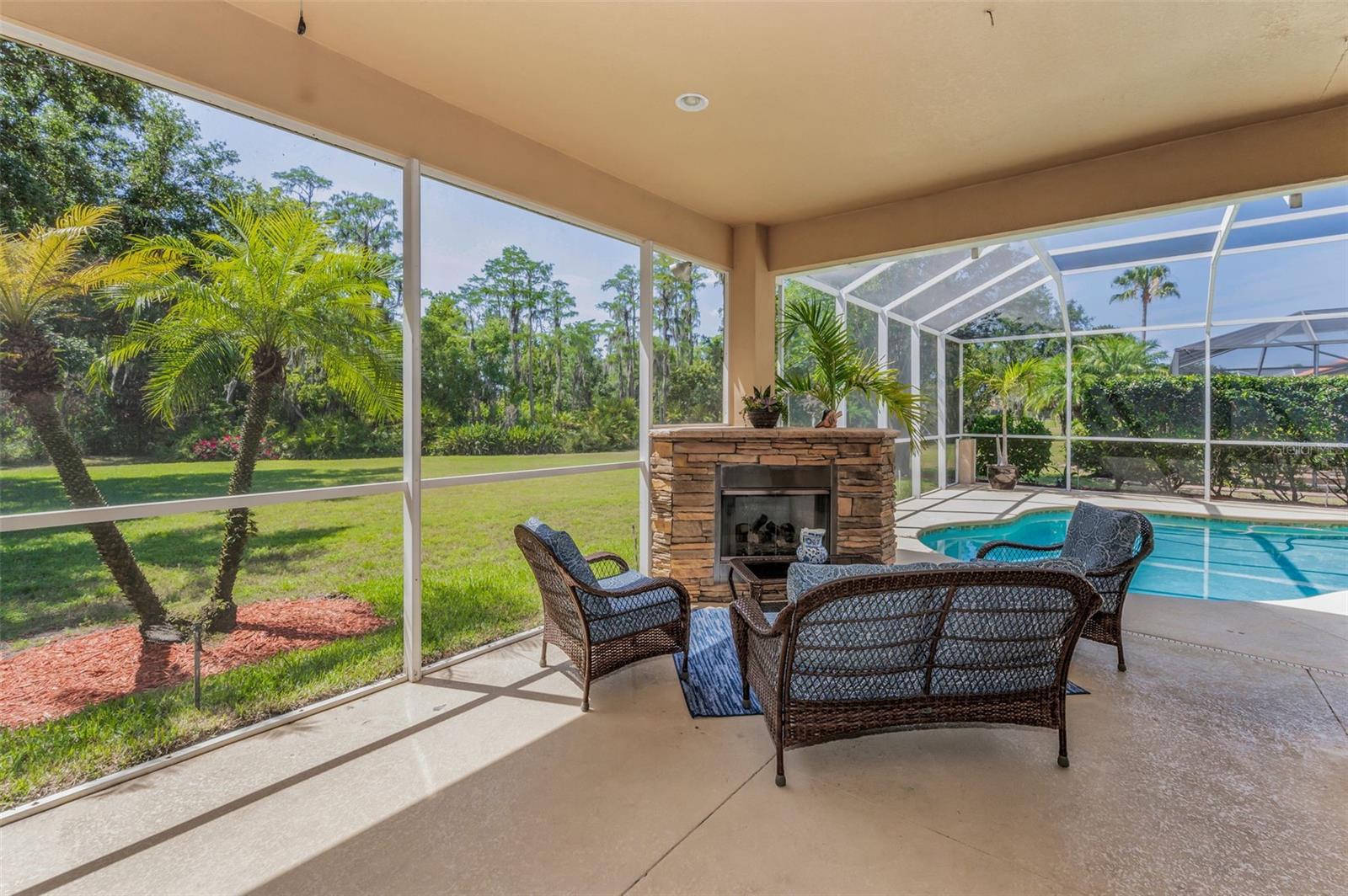 Listing photo id 71 for 1033 Tuscany Drive