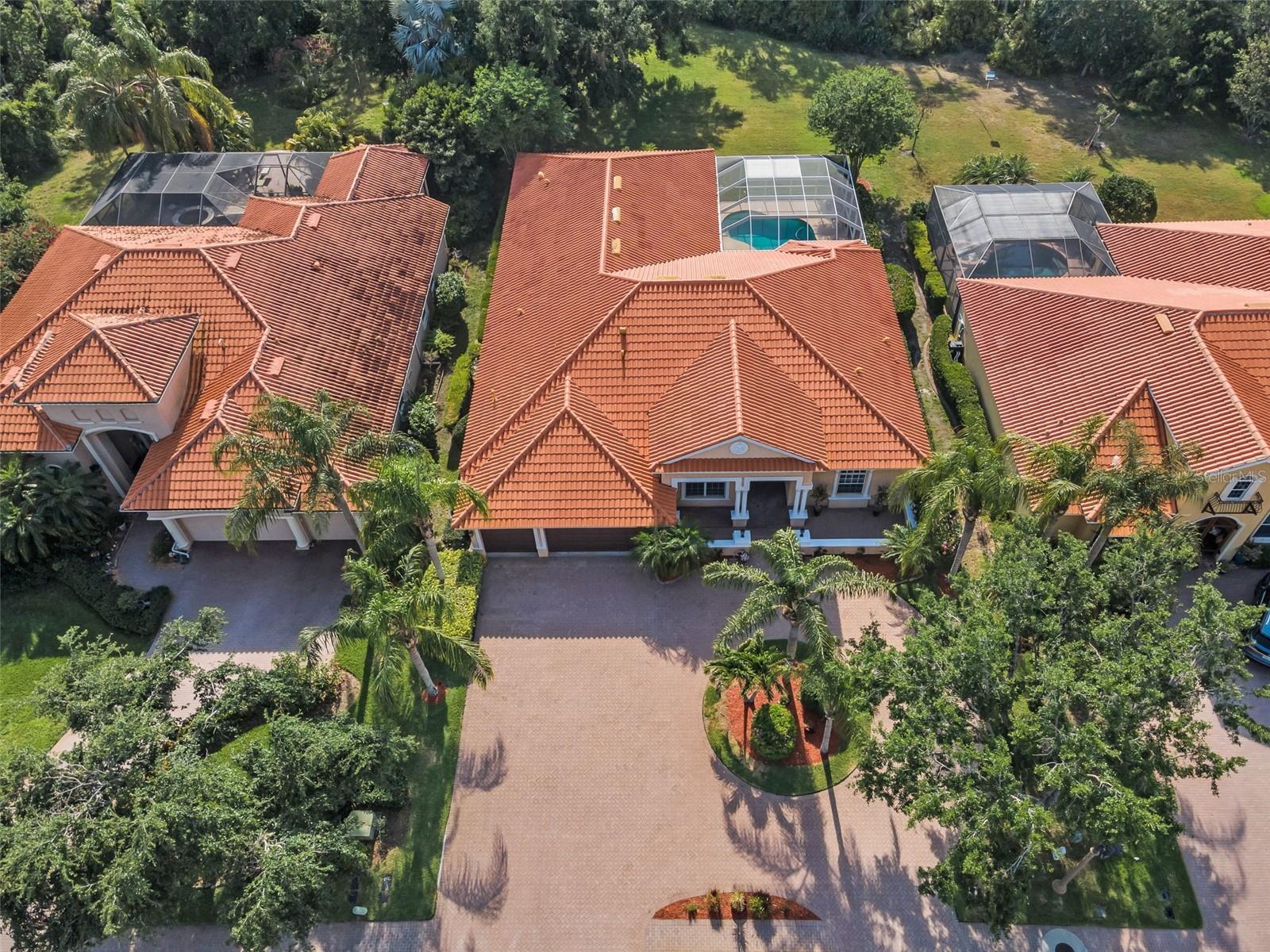Listing photo id 76 for 1033 Tuscany Drive