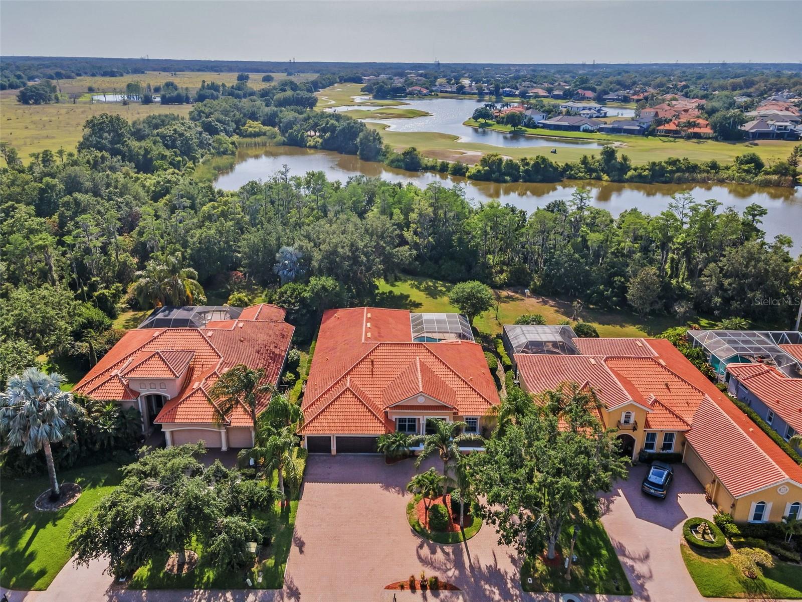 Listing photo id 78 for 1033 Tuscany Drive