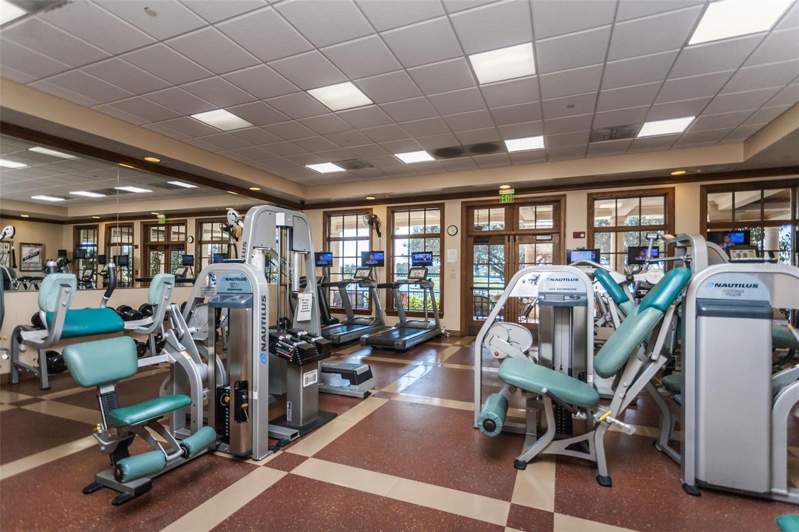 Listing photo id 92 for 1033 Tuscany Drive