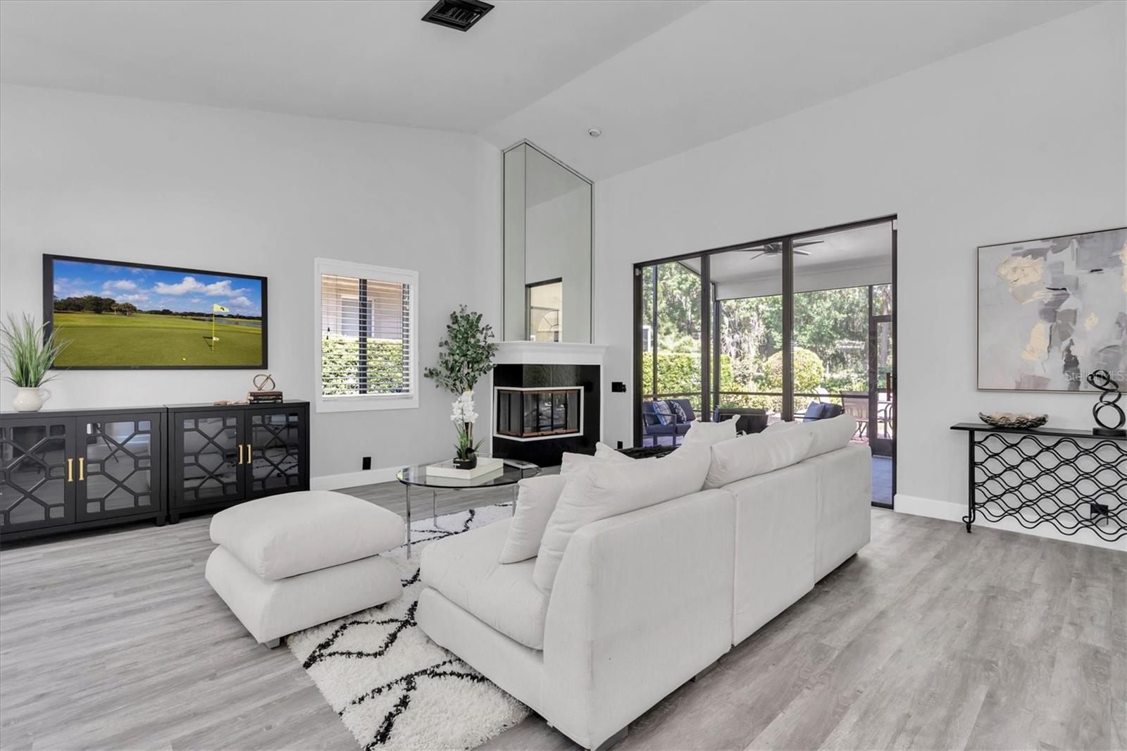 Image 4 of 30 For 3047 Bolt Drive