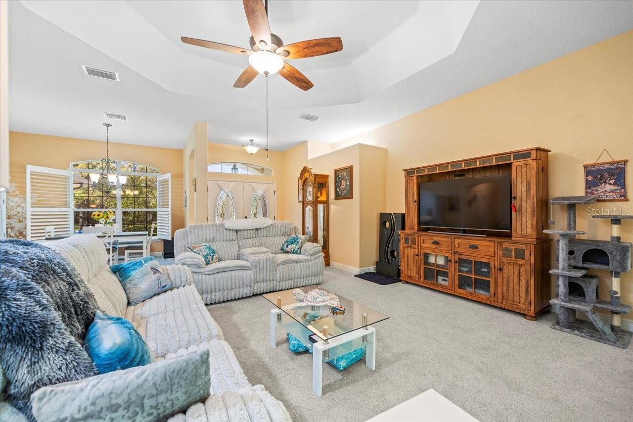Listing photo id 10 for 39 Linder Street