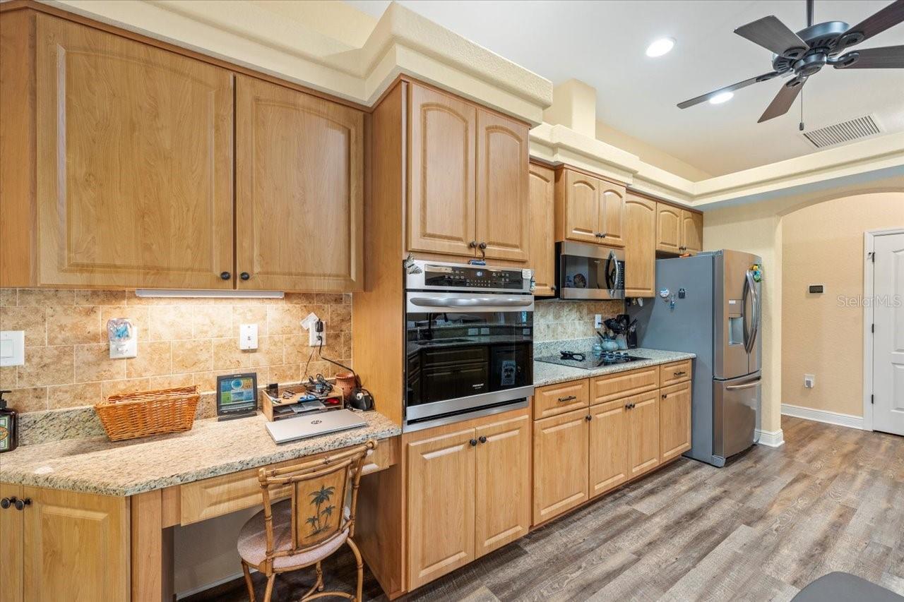 Listing photo id 13 for 39 Linder Street