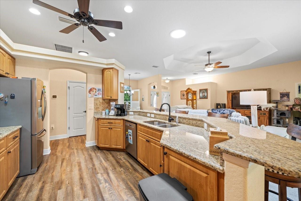Listing photo id 15 for 39 Linder Street