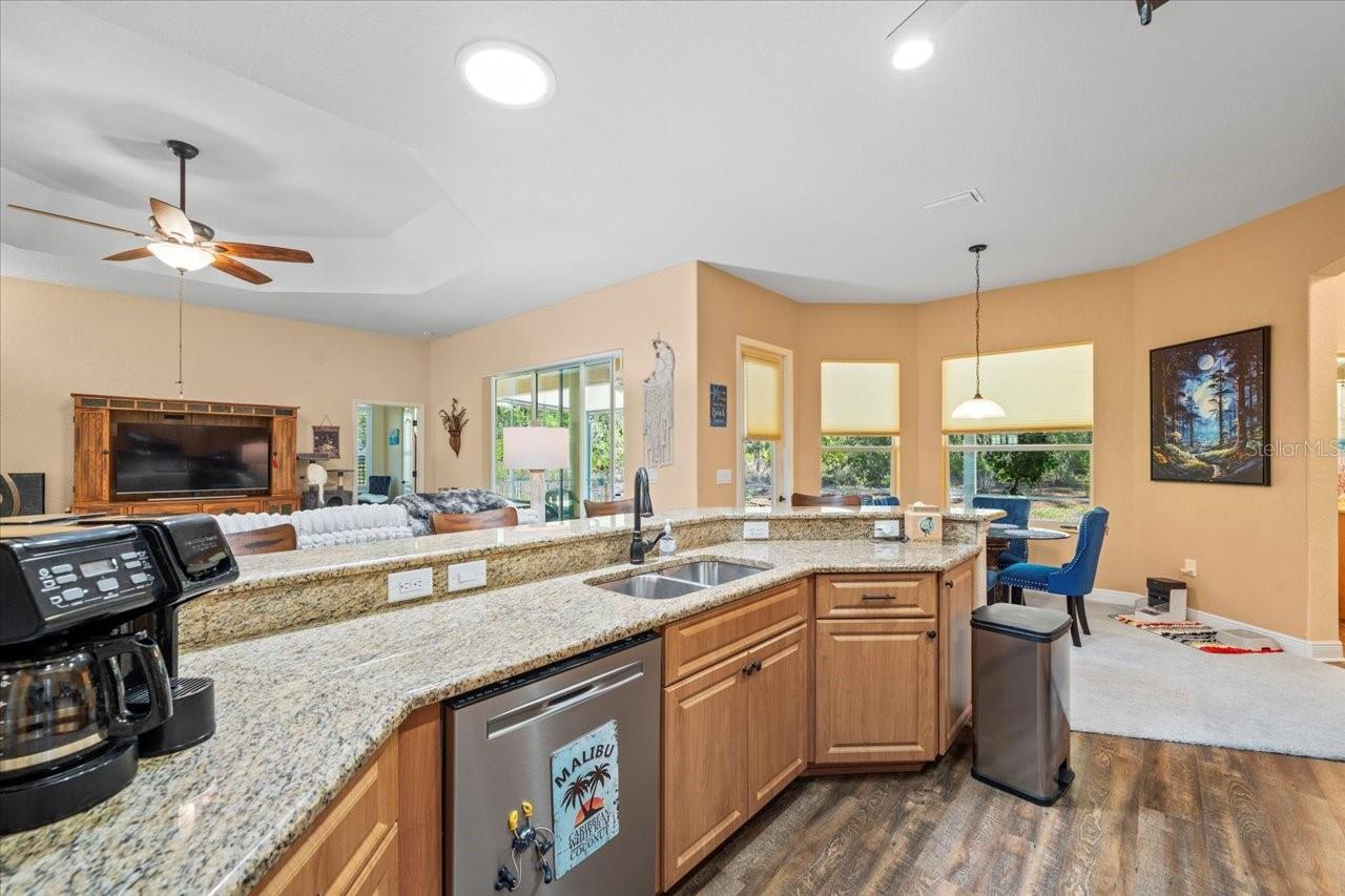 Listing photo id 17 for 39 Linder Street