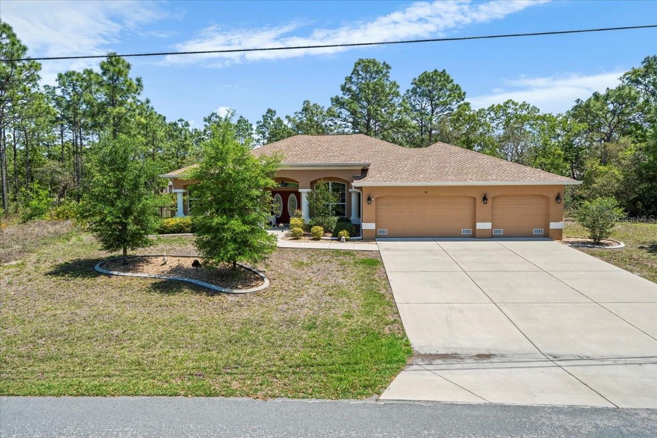 Listing photo id 0 for 39 Linder Street