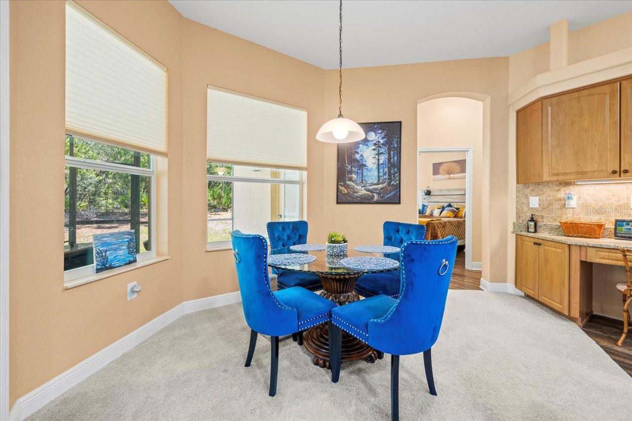 Listing photo id 20 for 39 Linder Street