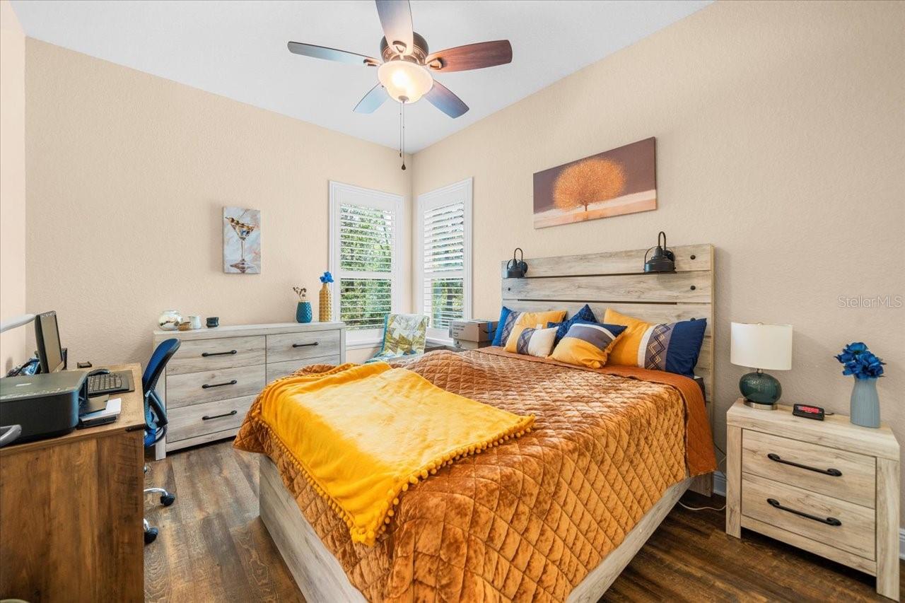 Listing photo id 29 for 39 Linder Street