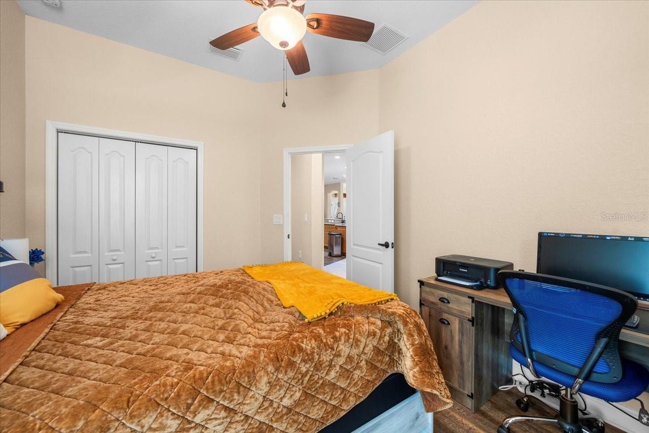 Listing photo id 30 for 39 Linder Street