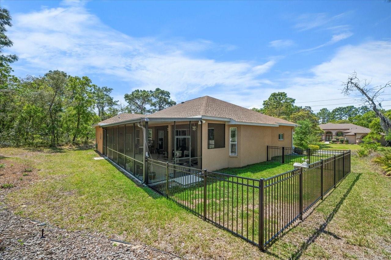 Listing photo id 37 for 39 Linder Street