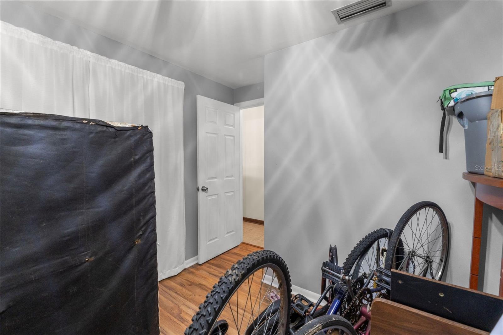 Image 16 of 26 For 9640 Northcliffe Boulevard