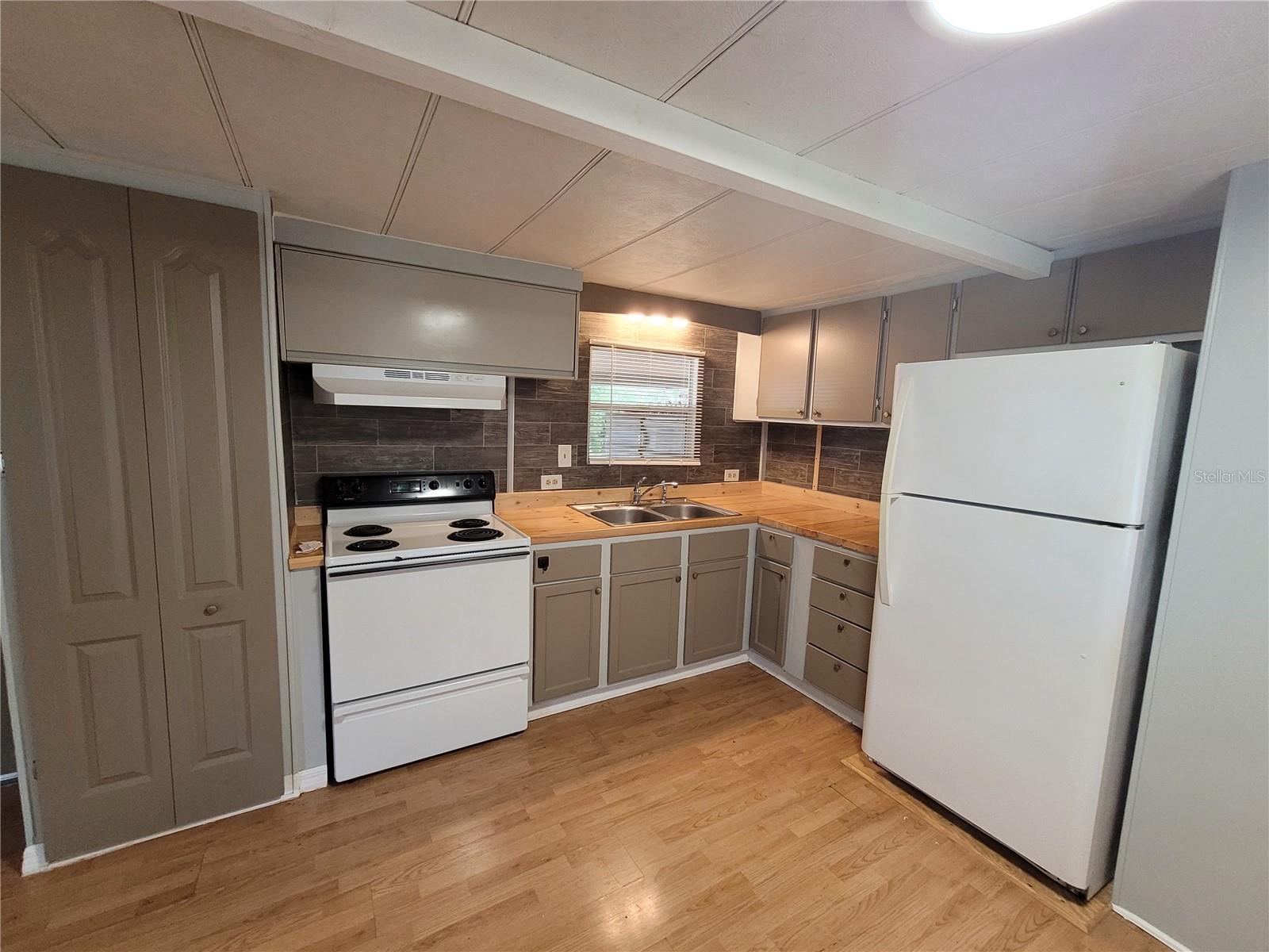 Image 10 of 39 For 9441 Teak Street