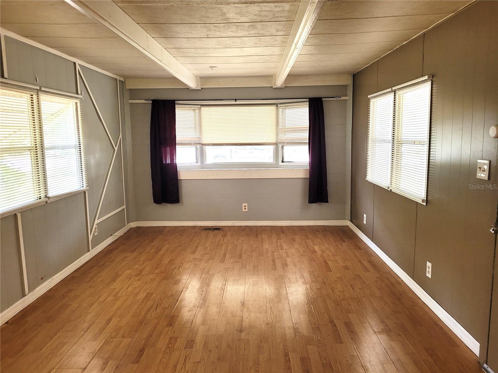 Image 13 of 39 For 9441 Teak Street