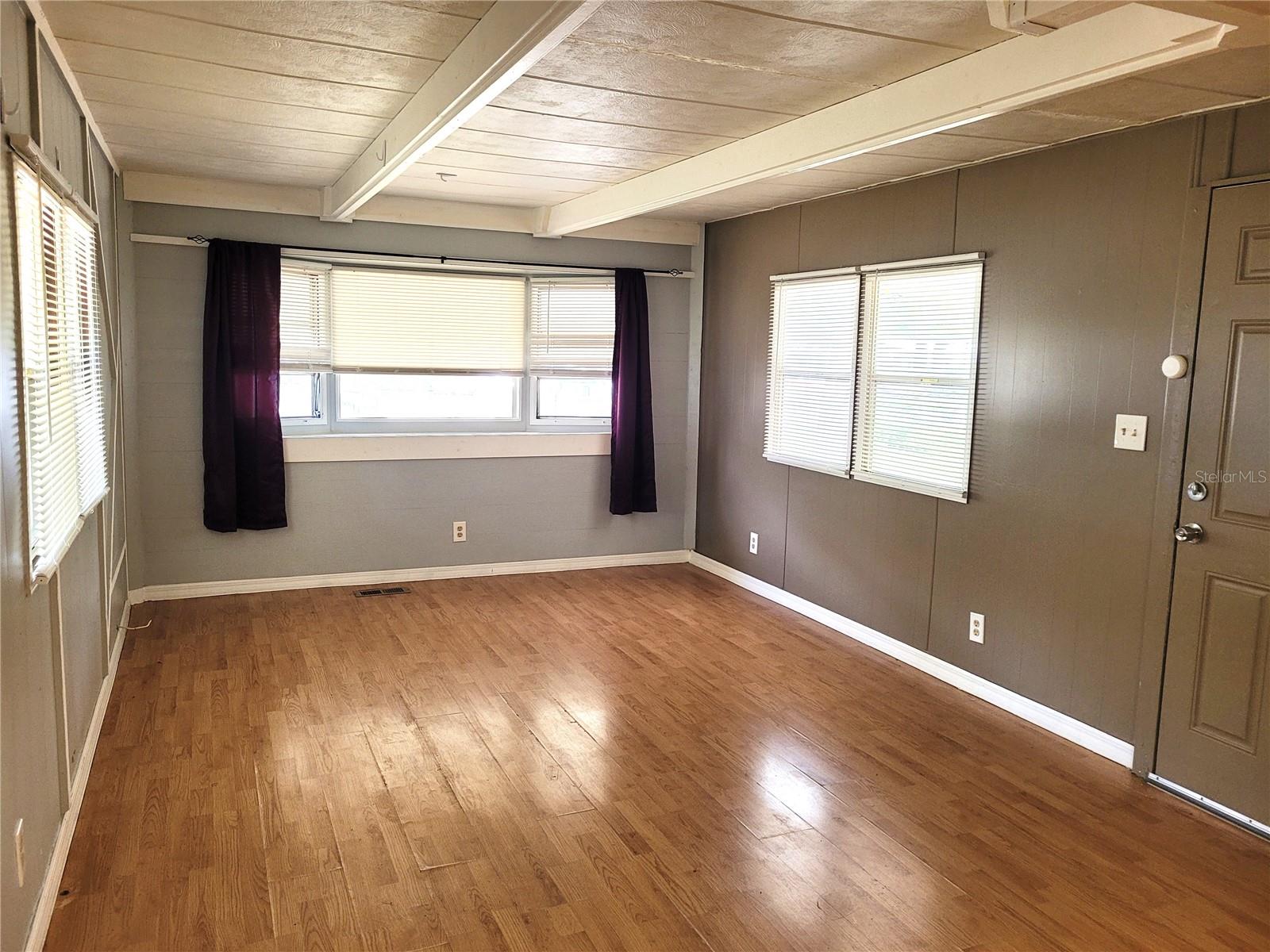 Image 2 of 39 For 9441 Teak Street