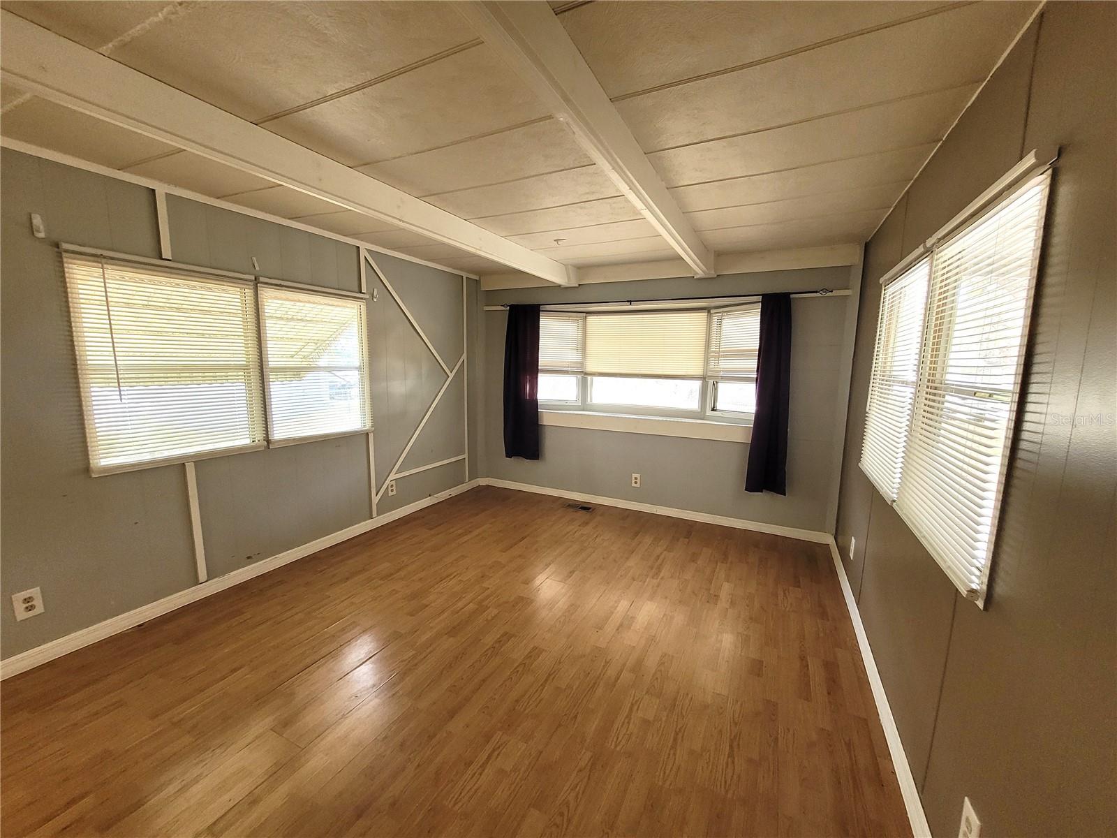 Image 23 of 39 For 9441 Teak Street