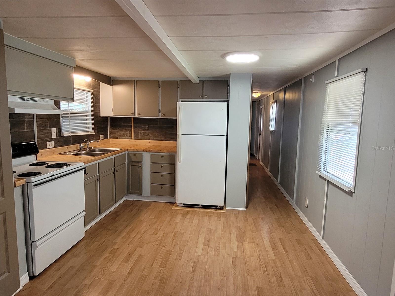 Image 3 of 39 For 9441 Teak Street