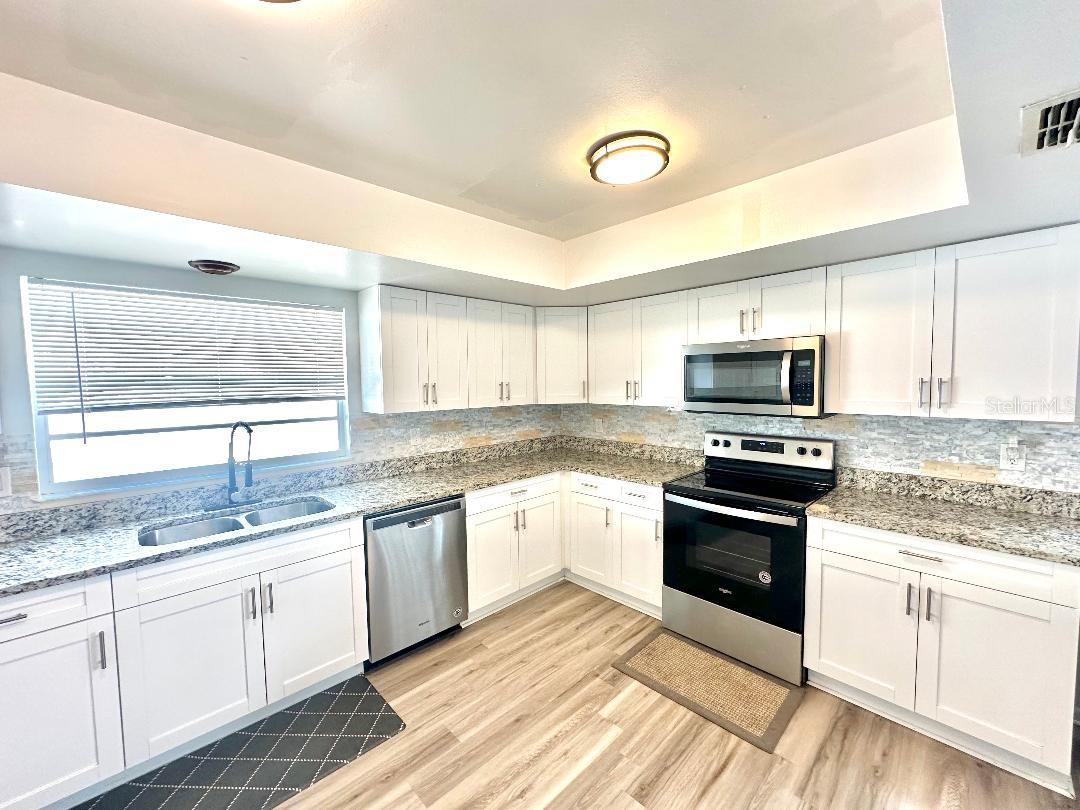 Image 7 of 18 For 37733 14th Avenue