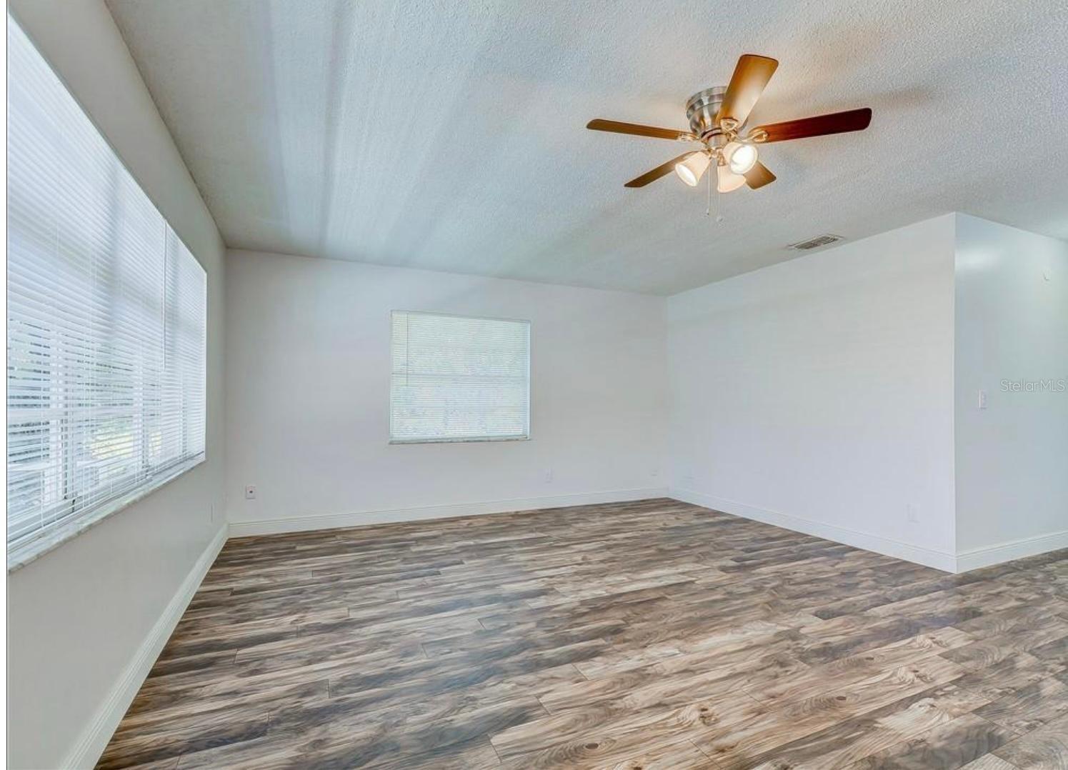 Image 9 of 18 For 37733 14th Avenue