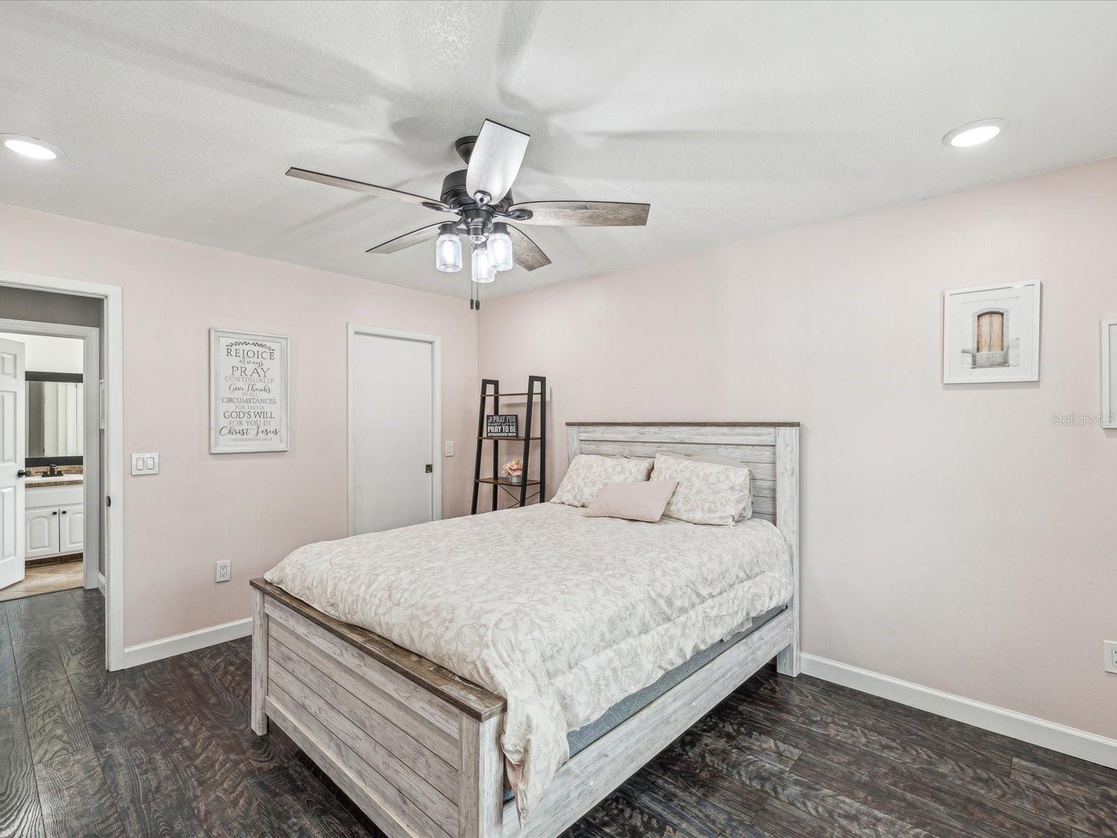 Image 10 of 43 For 4315 Oakland Drive