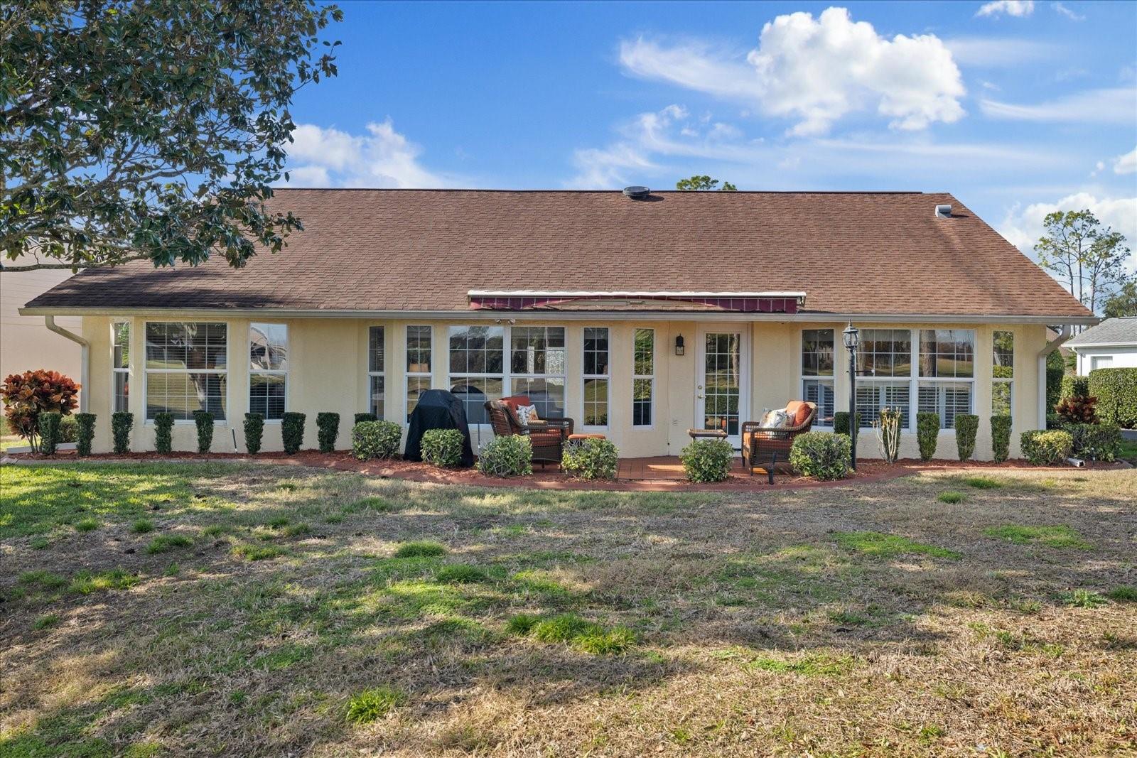Listing photo id 16 for 9652 Oakwood Hills Court