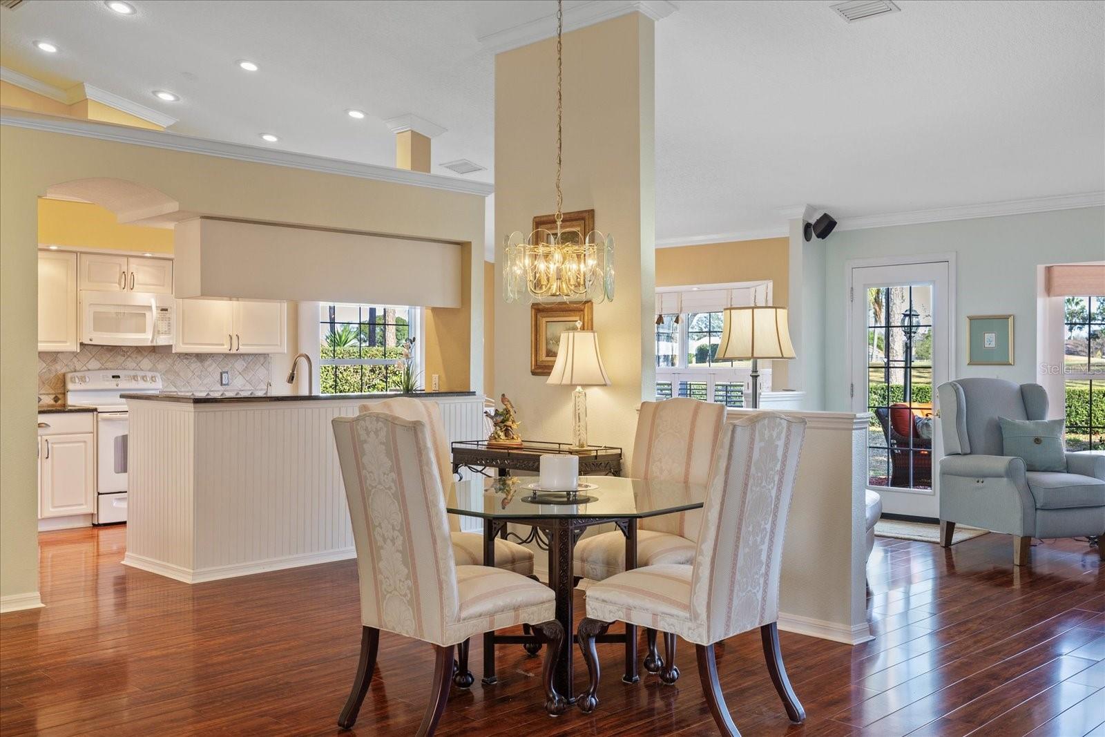 Listing photo id 26 for 9652 Oakwood Hills Court