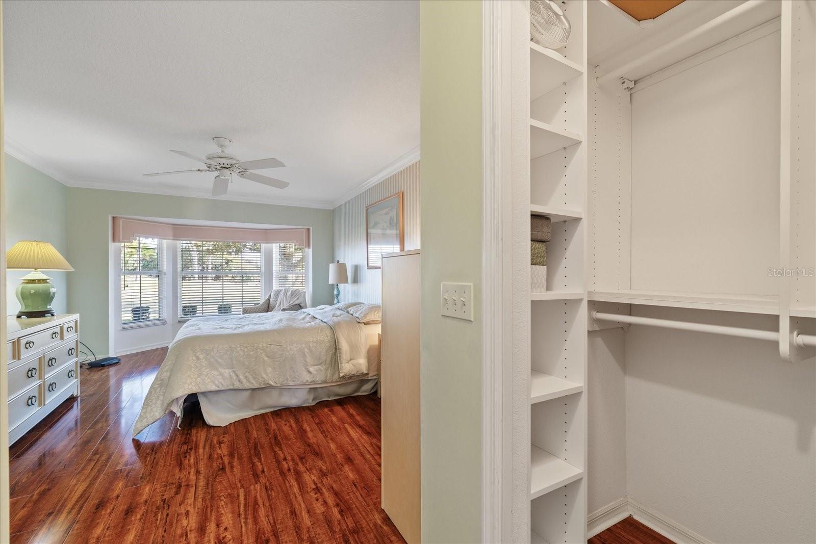 Listing photo id 32 for 9652 Oakwood Hills Court