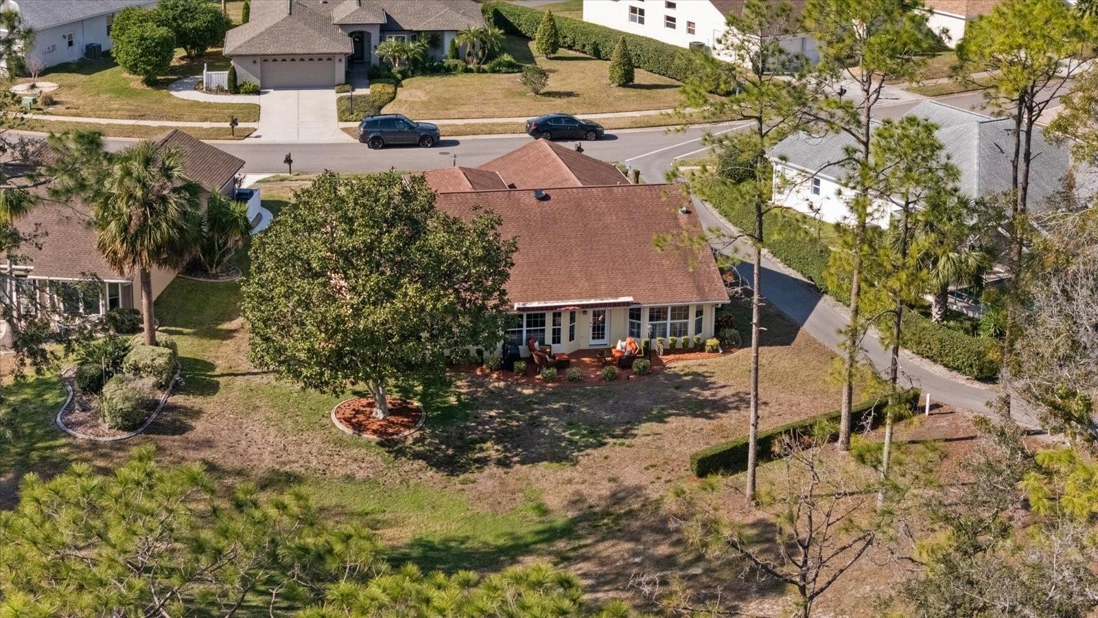 Listing photo id 7 for 9652 Oakwood Hills Court