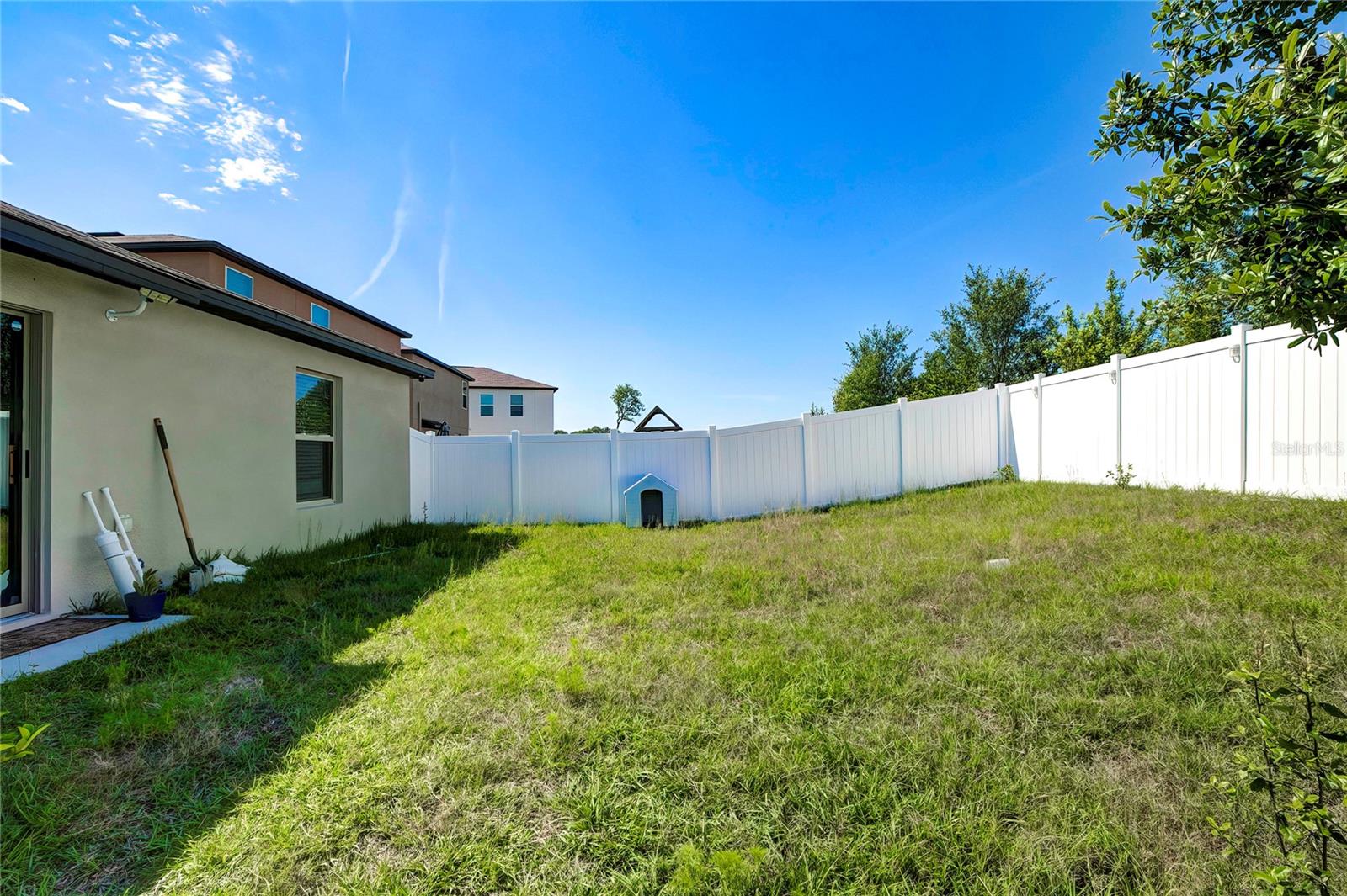 Image 20 of 39 For 680 Argyll Drive