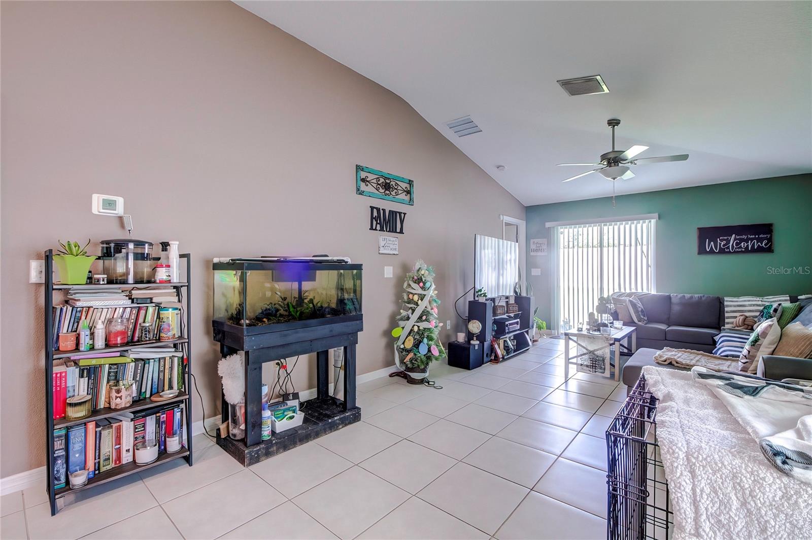 Image 8 of 39 For 680 Argyll Drive