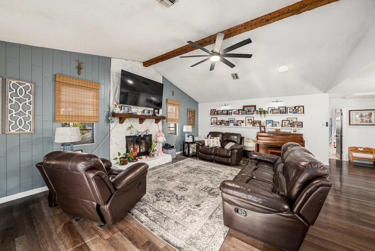 Image 3 of 31 For 2254 Coachman Road