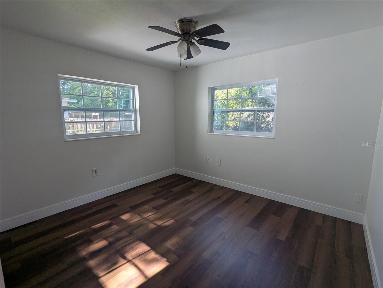 Image 10 of 18 For 404 East Avenue