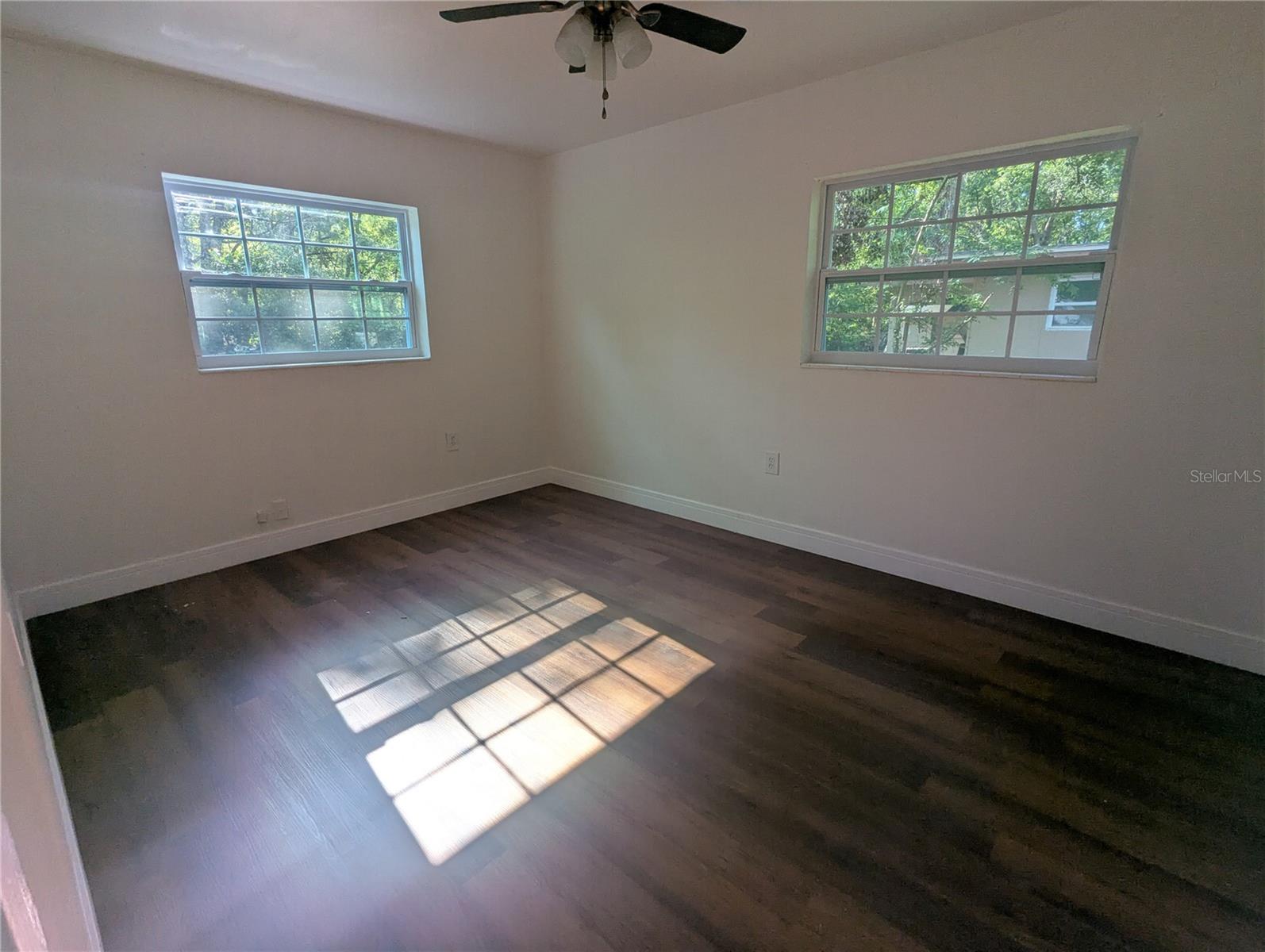 Image 12 of 18 For 404 East Avenue