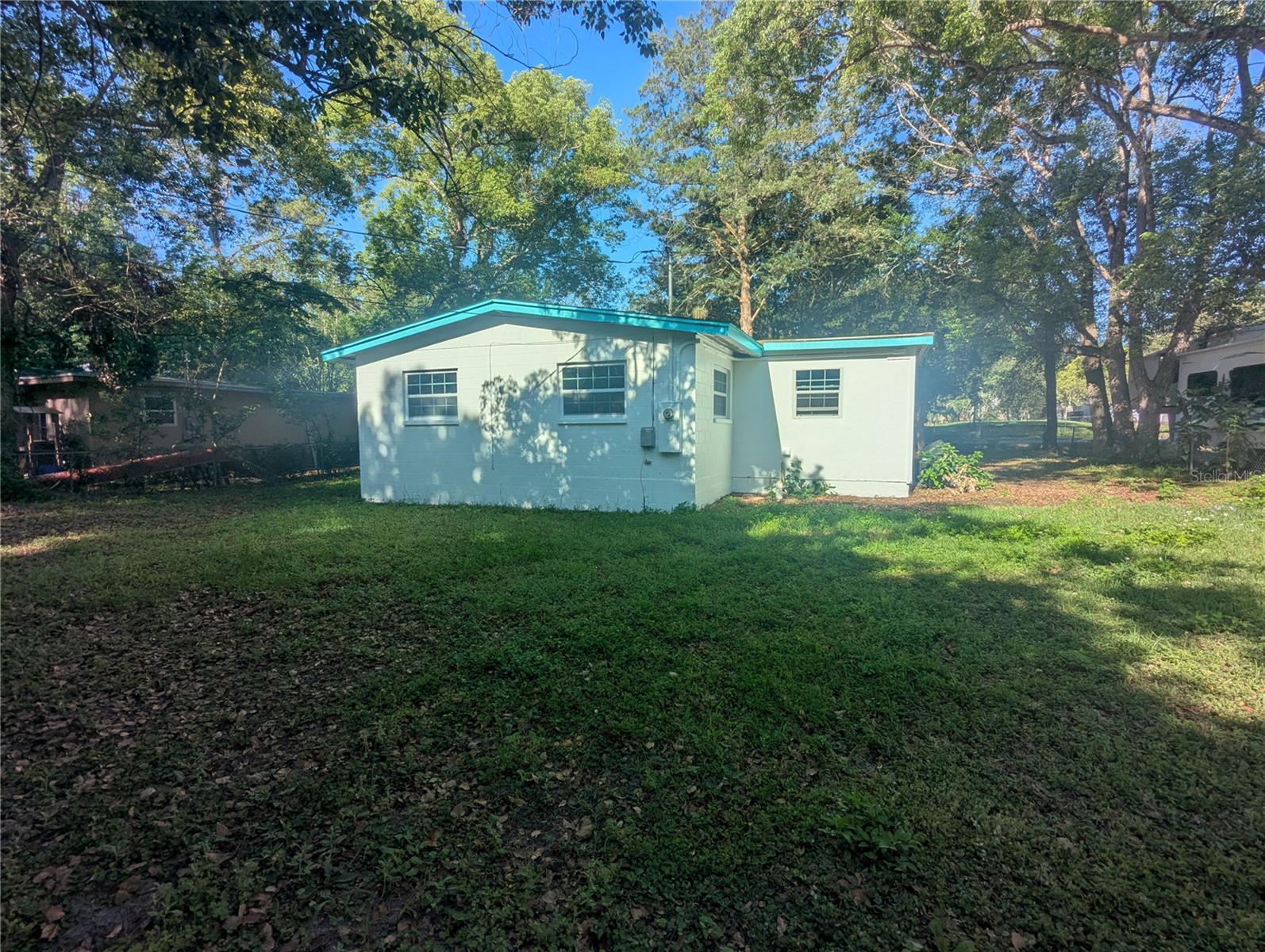 Image 17 of 18 For 404 East Avenue
