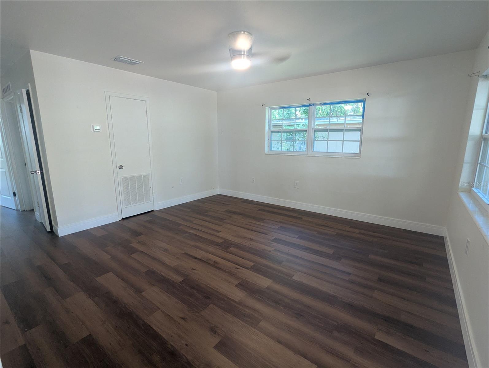 Image 7 of 18 For 404 East Avenue