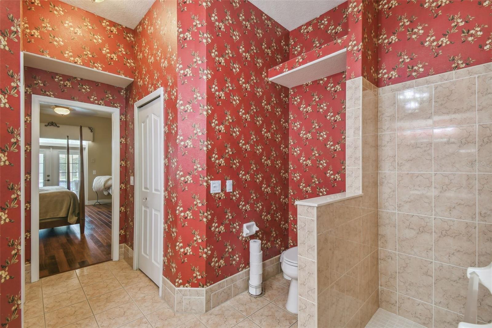 Image 21 of 98 For 18502 Winding Oaks Boulevard