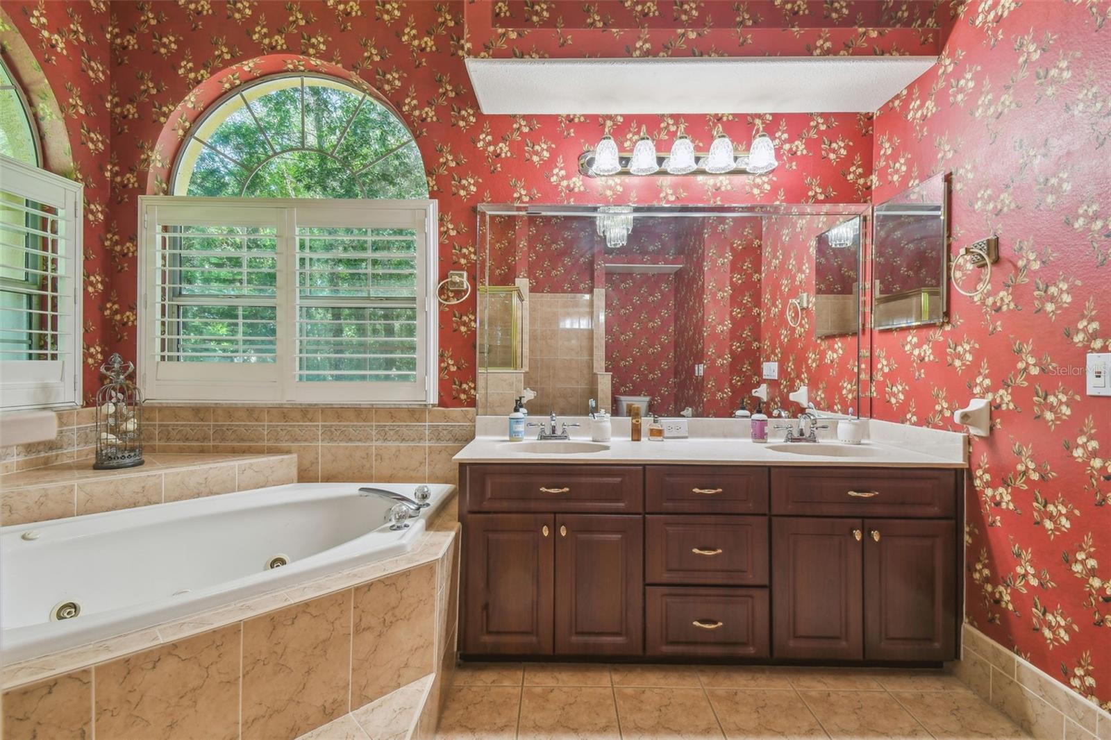 Image 23 of 98 For 18502 Winding Oaks Boulevard