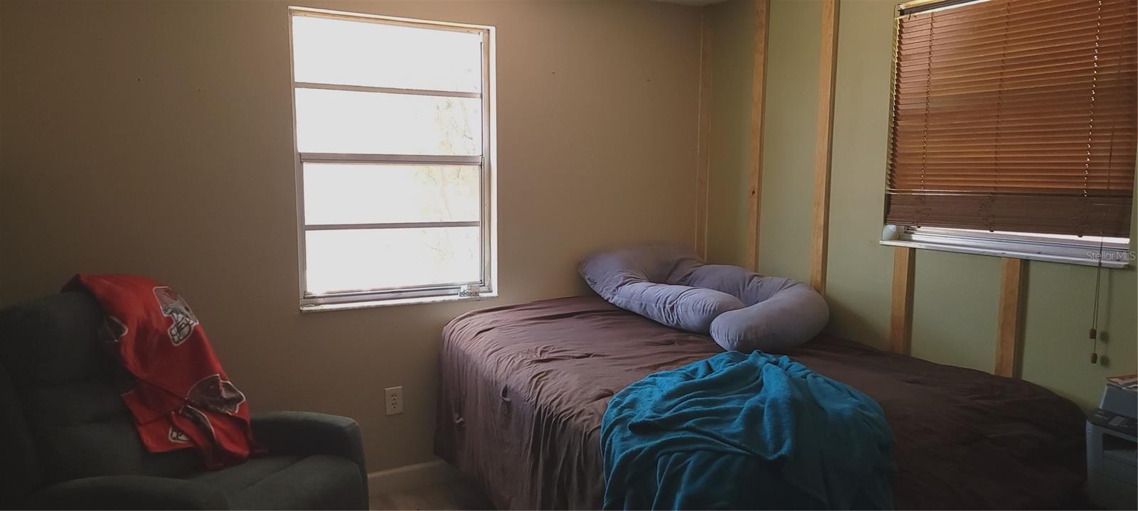 Listing photo id 8 for 10347 Caspian Street
