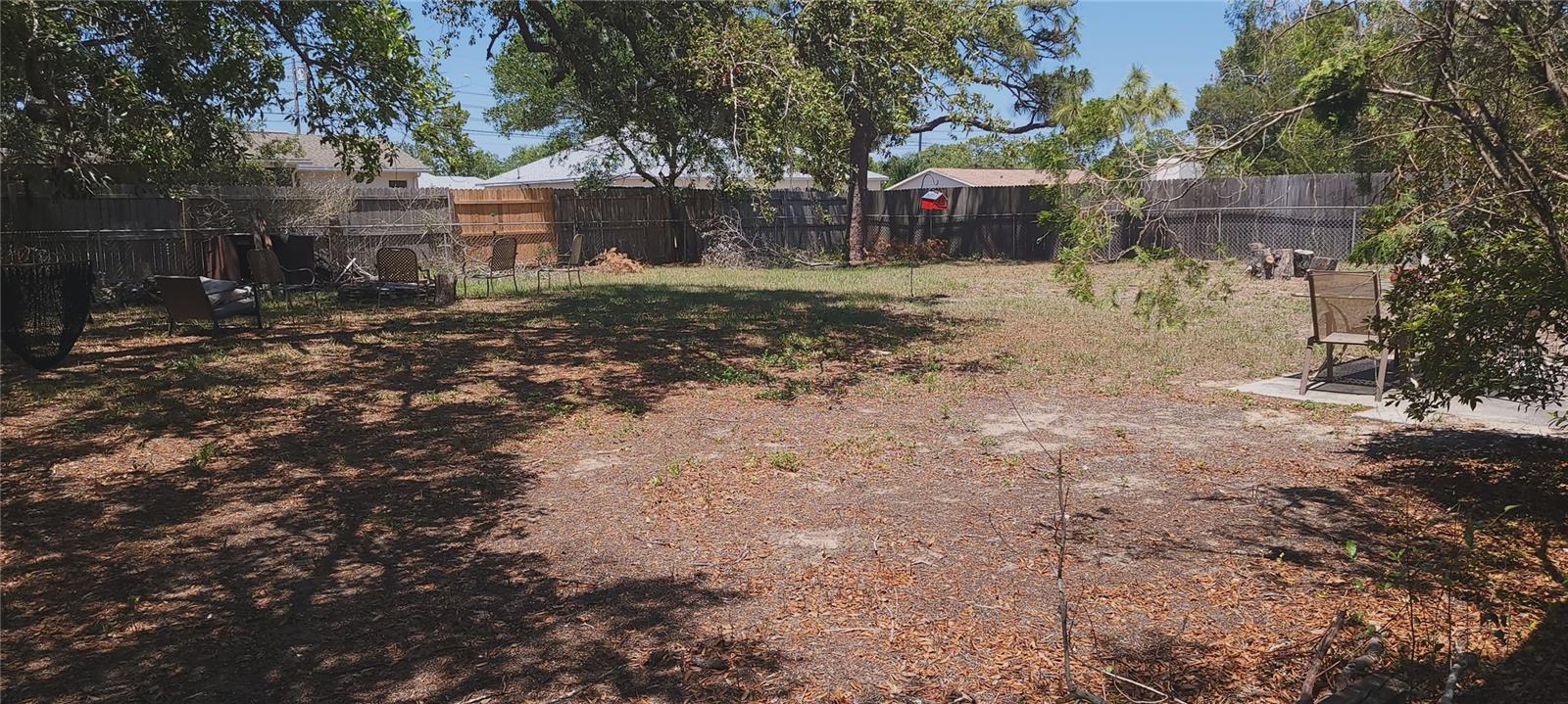 Listing photo id 12 for 10347 Caspian Street