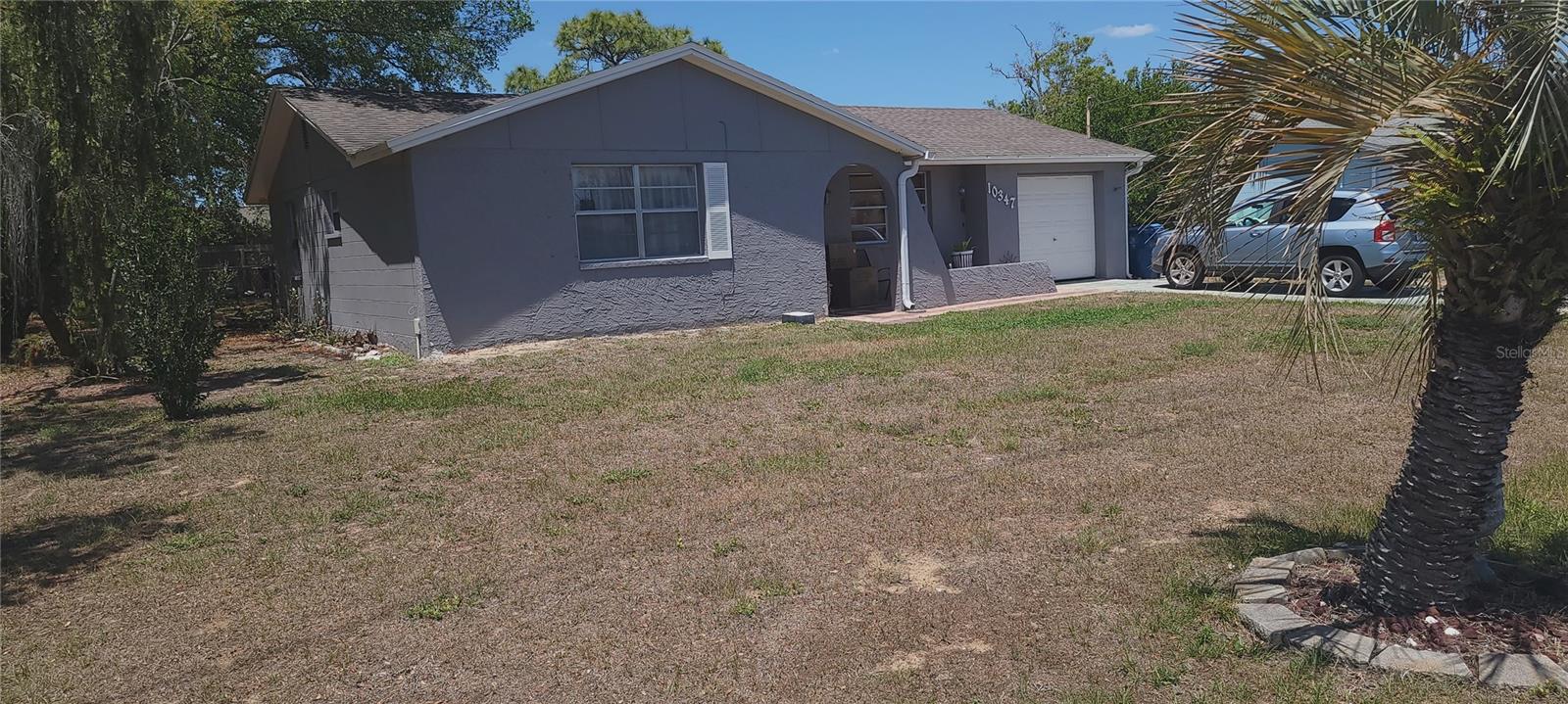 Listing photo id 0 for 10347 Caspian Street
