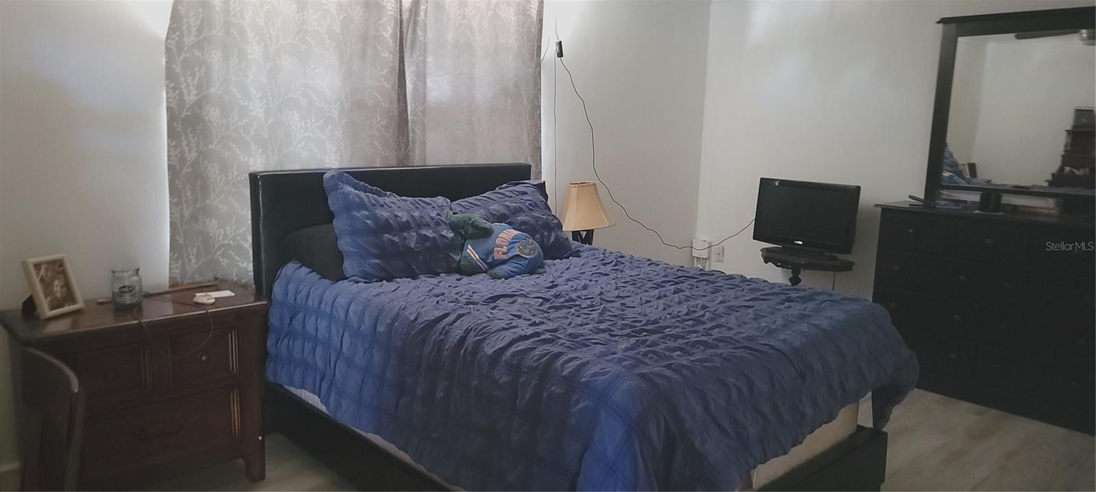 Listing photo id 5 for 10347 Caspian Street