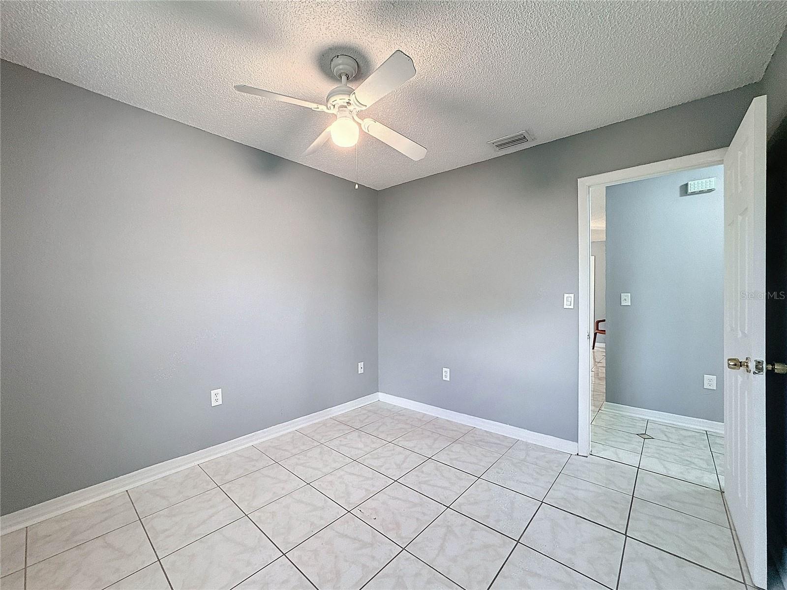 Image 21 of 33 For 5147 Larch Lane