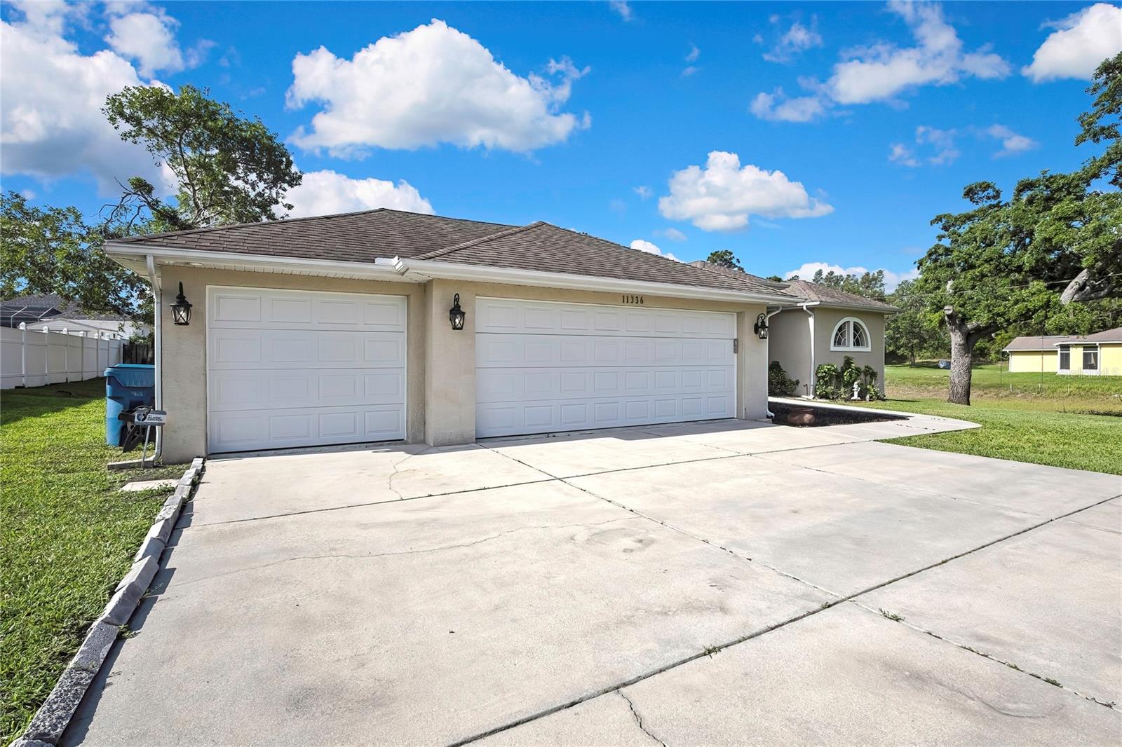 Image 4 of 49 For 11336 Flower Avenue