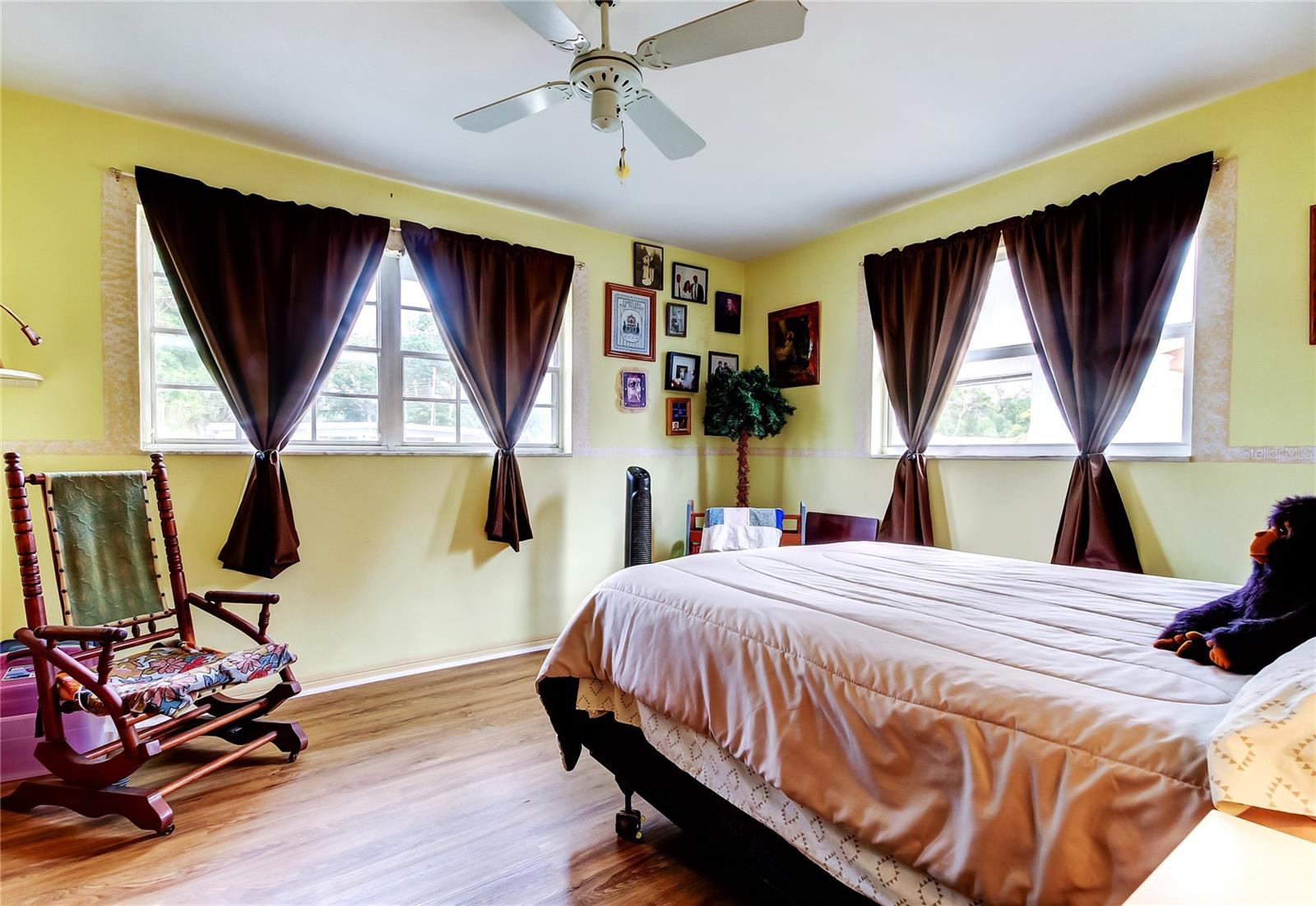 Listing photo id 12 for 1919 Harpoon Drive