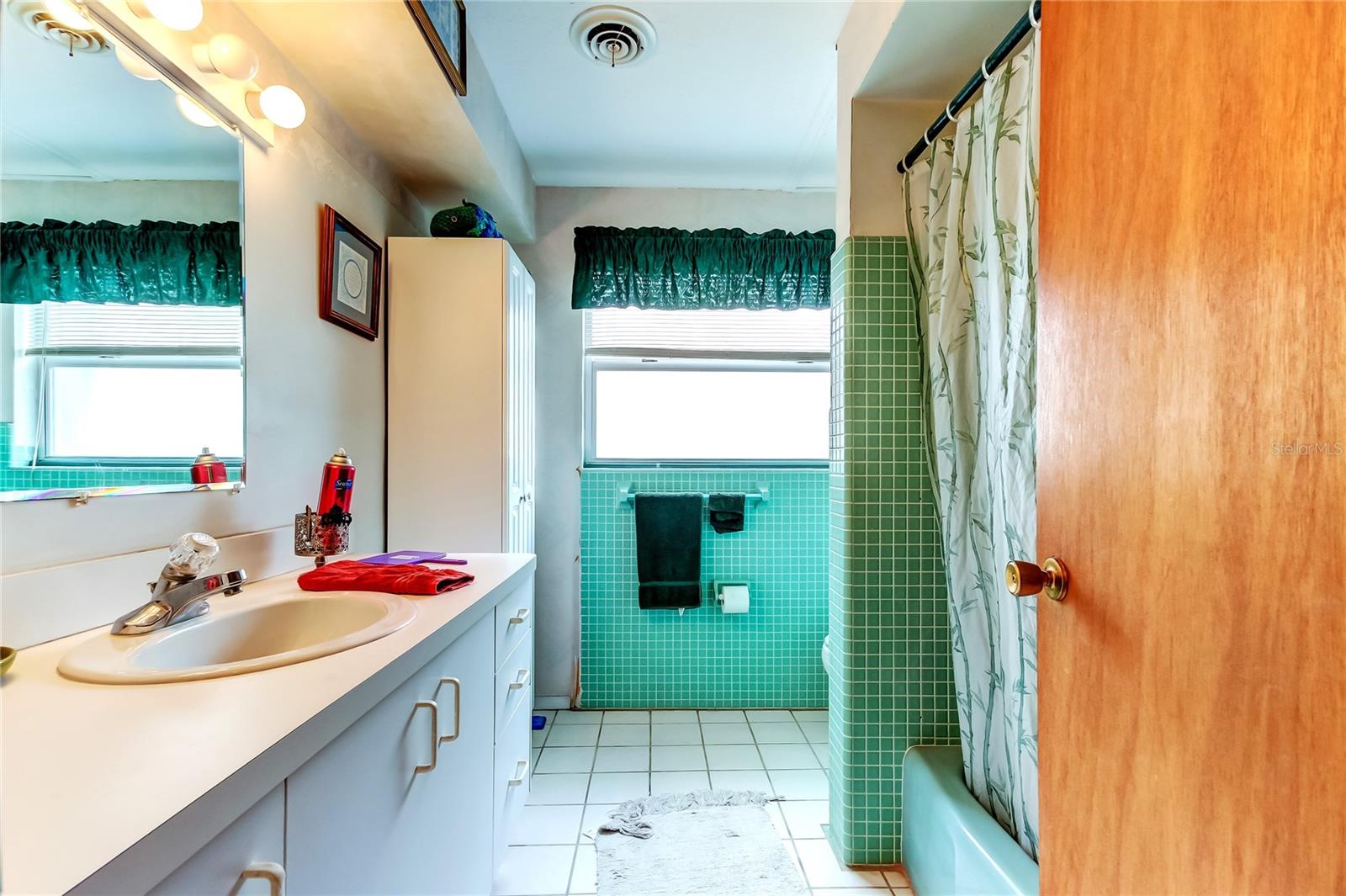 Listing photo id 13 for 1919 Harpoon Drive